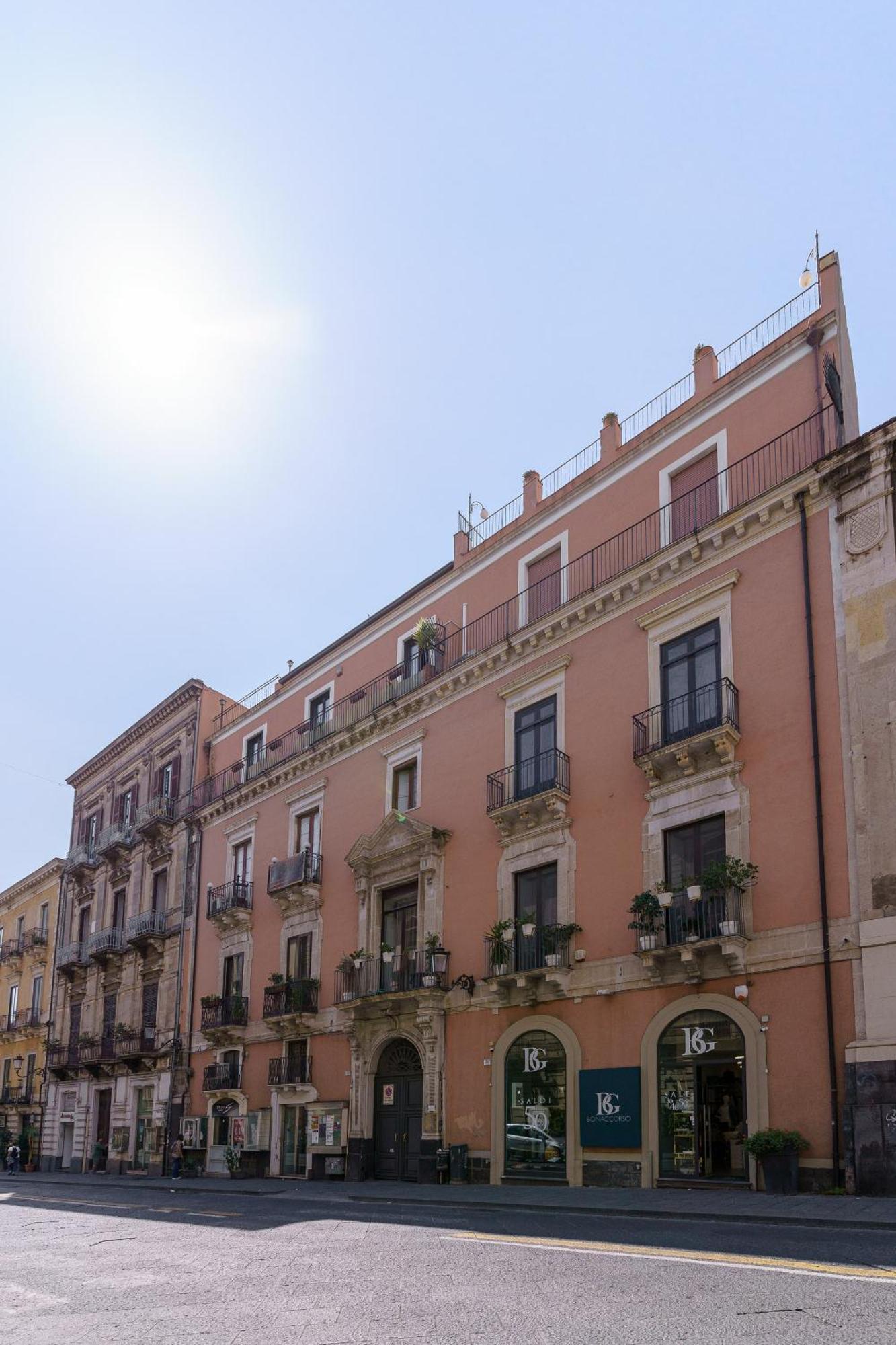 Felt In Love In Catania Bagian luar foto